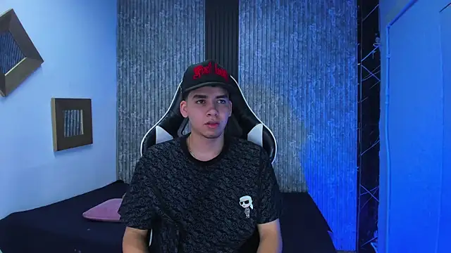 Mike 0233  online show from 12/21/25, 04:08