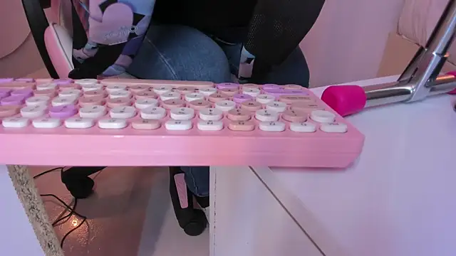 violeth hill online show from 11/09/25, 07:12