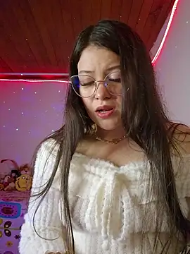 Snapshot of juli05star20 chatting on 06/14/26, 10:23 juli05star20 online show from 06/14/26, 10:23