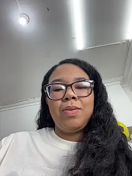 XMara online show from 06/17/26, 03:13
