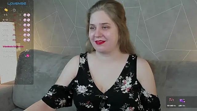 Snapshot of Megan_Violer chatting on 02/06/25, 03:41 Megan Violer online show from 02/06/25, 03:41