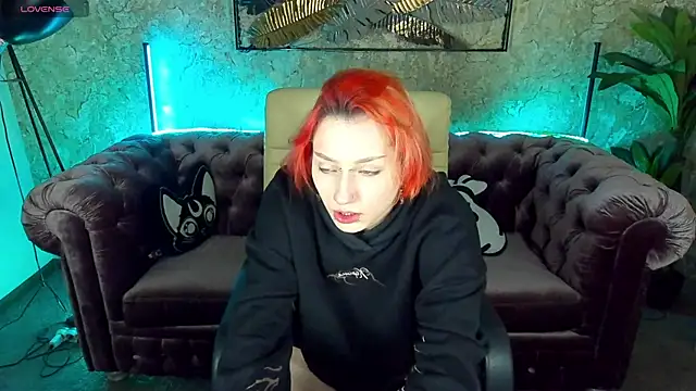 LunaaMayy online show from 02/10/25, 09:58