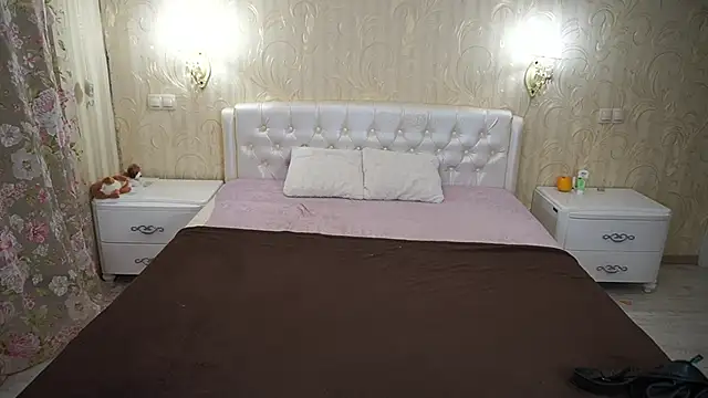 LunaaMayy online show from 11/01/25, 04:20