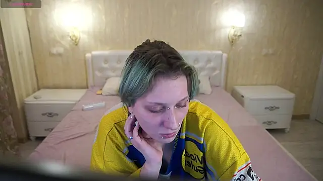 LunaaMayy online show from 02/16/26, 12:07