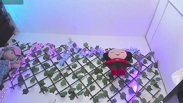 Snapshot of Pucaa_ chatting on 12/22/24, 01:34 Pucaa online show from 12/22/24, 01:34