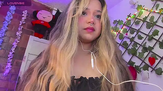 Snapshot of Pucaa_ chatting on 02/27/25, 12:54 Pucaa online show from 02/27/25, 12:54