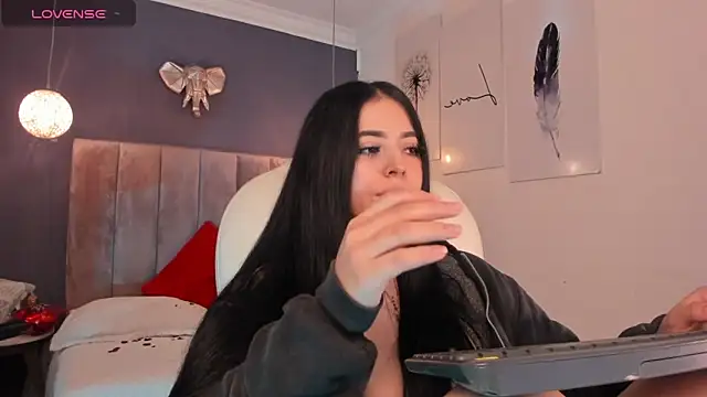 Maaiitee online show from 02/15/25, 03:50