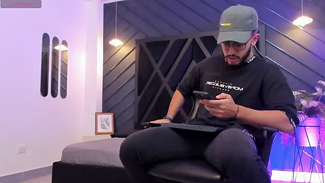 Liam Kleiin online show from 10/04/25, 11:19