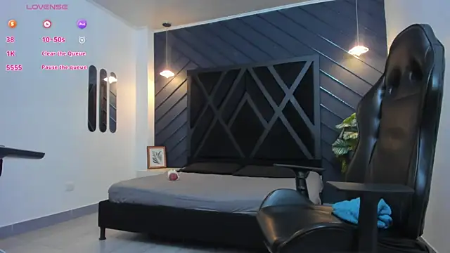 Liam Kleiin online show from 10/18/25, 11:33