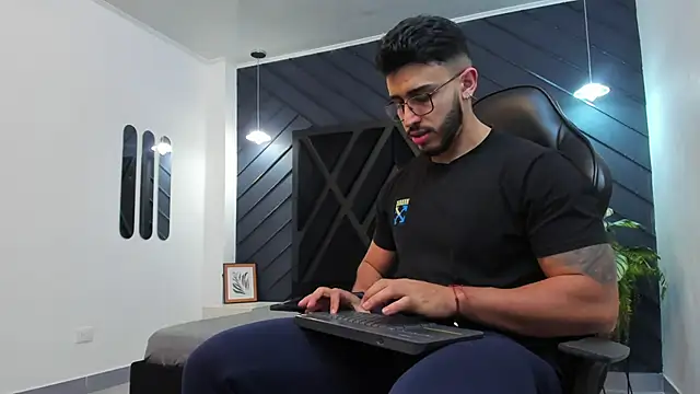 Liam Kleiin online show from 11/03/25, 11:22