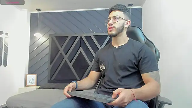 Liam Kleiin online show from 11/13/25, 11:20