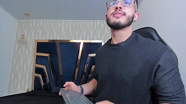 Liam Kleiin online show from 02/15/26, 08:27