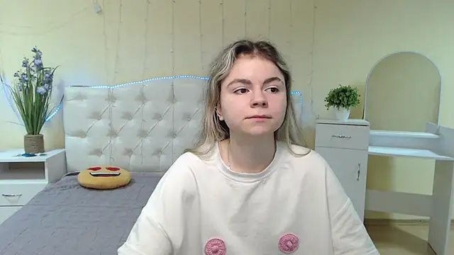 TinaRedly online show from 01/19/25, 02:28