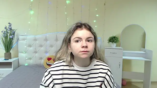 TinaRedly online show from 01/27/25, 09:55