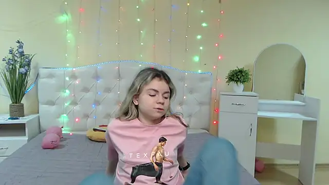 TinaRedly online show from 01/29/25, 12:33