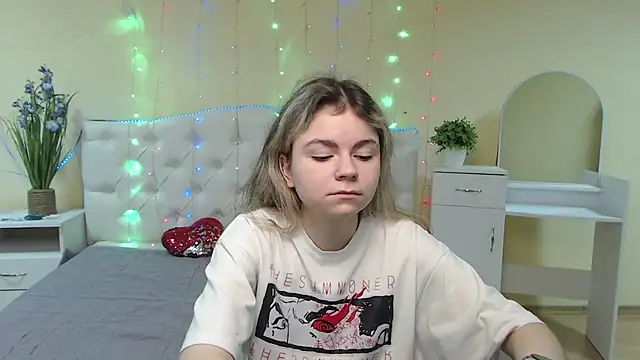 TinaRedly online show from 02/02/25, 04:54