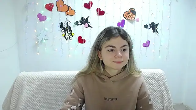 TinaRedly online show from 02/28/25, 06:41