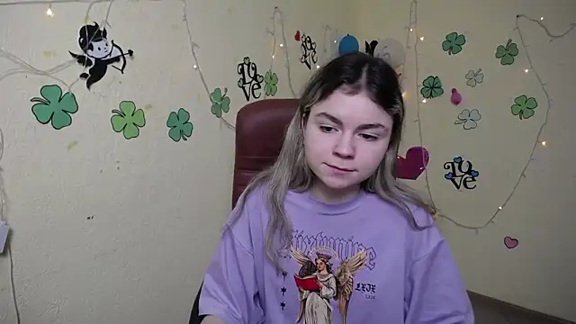 TinaRedly online show from 03/14/25, 09:21