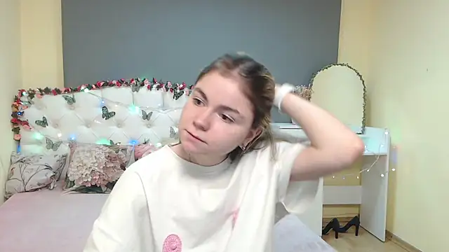 TinaRedly online show from 02/22/26, 06:39