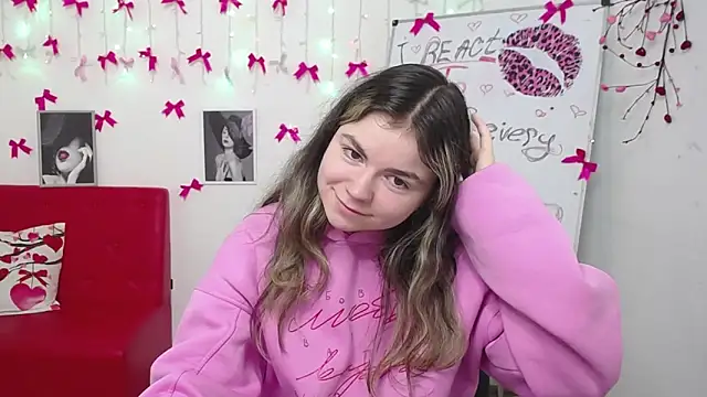 TinaRedly online show from 03/05/26, 11:28