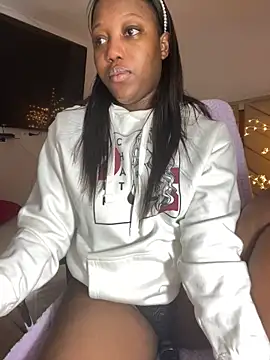 Snapshot of kellya_ chatting on 01/23/25, 10:32 kellya online show from 01/23/25, 10:32