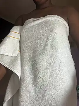 Snapshot of kellya_ chatting on 02/02/25, 10:24 kellya online show from 02/02/25, 10:24