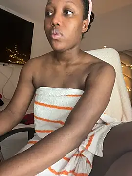 Snapshot of kellya_ chatting on 02/03/25, 11:47 kellya online show from 02/03/25, 11:47