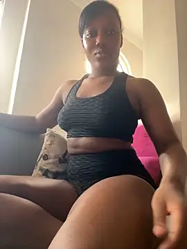 Snapshot of kellya_ chatting on 03/15/25, 10:11 kellya online show from 03/15/25, 10:11