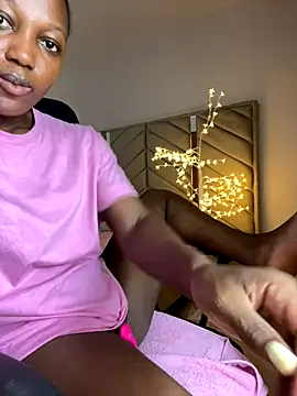 Snapshot of kellya_ chatting on 09/13/25, 11:37 kellya online show from 09/13/25, 11:37