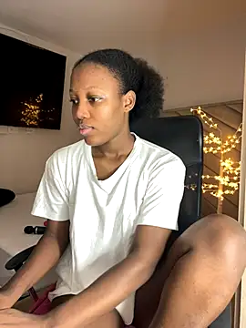 Snapshot of kellya_ chatting on 10/24/25, 11:56 kellya online show from 10/24/25, 11:56