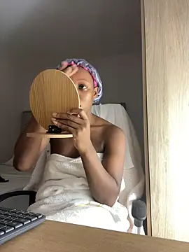 Snapshot of kellya_ chatting on 12/03/25, 11:58 kellya online show from 12/03/25, 11:58