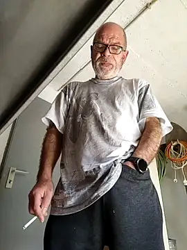 bottomhairy online show from 04/09/26, 09:36