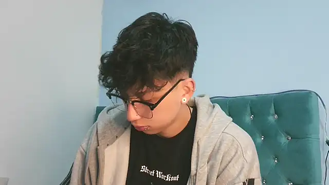  Thomas hot  online show from 04/14/26, 04:29