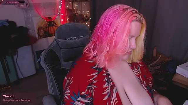 lissamuff online show from 10/17/25, 09:45