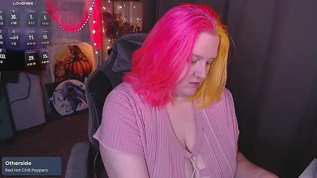 lissamuff online show from 11/10/25, 02:49