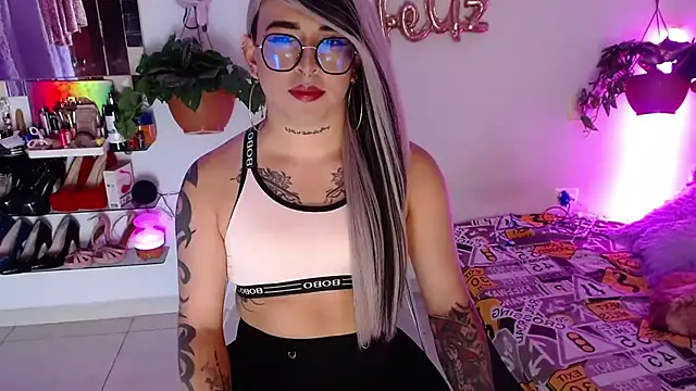 Laveneno ortiz07 online show from 11/18/25, 12:05