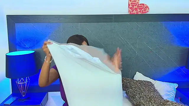 charlottebrowns  online show from 02/21/25, 12:06