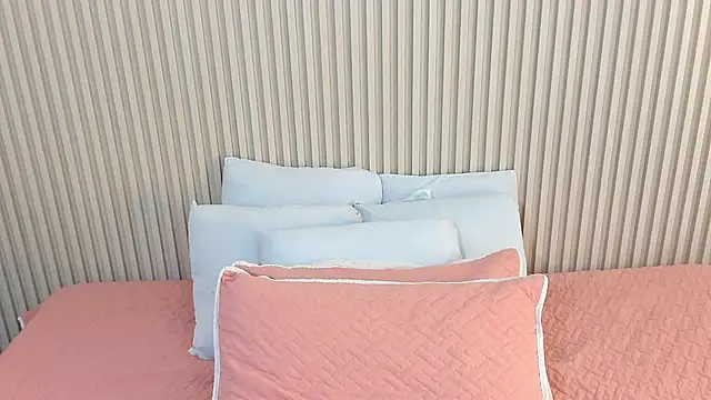 charlottebrowns  online show from 12/01/25, 12:21