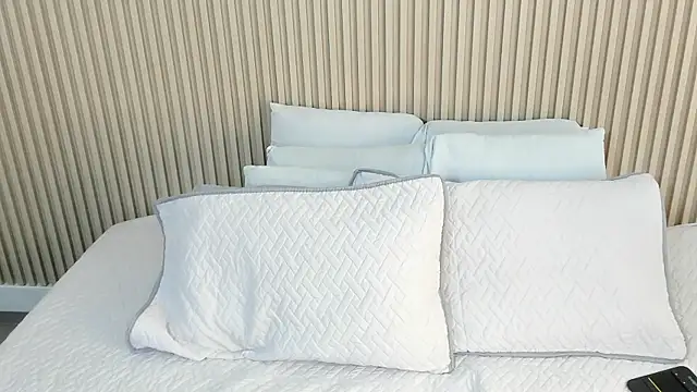 charlottebrowns  online show from 12/16/25, 01:05