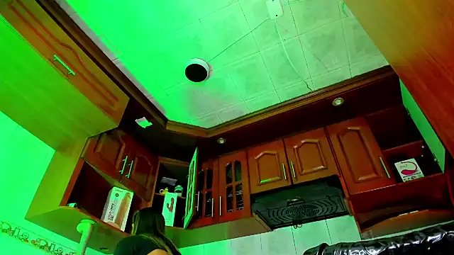 LaureenHills online show from 01/31/25, 03:41