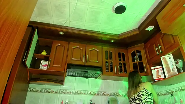 LaureenHills online show from 02/19/25, 03:17