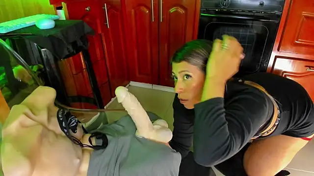 LaureenHills online show from 03/11/25, 09:45