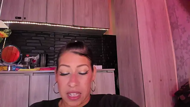 LaureenHills online show from 11/13/25, 10:19