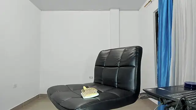 xmissinchesxx online show from 02/05/26, 09:14