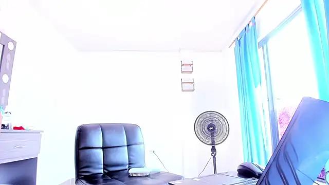 xmissinchesxx online show from 07/07/26, 03:49