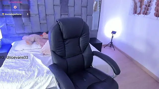 Chloe evans   online show from 02/26/25, 05:39