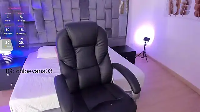 Chloe evans   online show from 03/06/25, 11:47