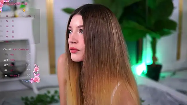 EvaWarenn online show from 10/24/25, 12:34