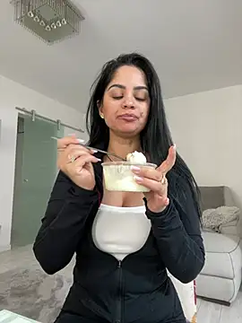  adelle online show from 03/19/26, 12:09