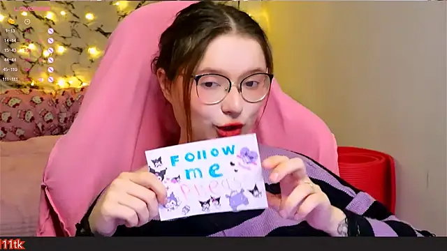 Snapshot of me__hanna chatting on 01/20/25, 10:37 me  hanna online show from 01/20/25, 10:37